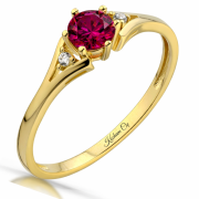 Pierścionek zaręczynowy złoty z czerwonym kamieniem