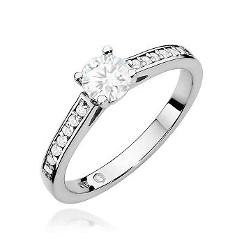 Pierścionek zaręczynowy z białego złota z brylantami 0.62ct
